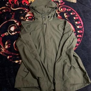 Everlane green rainjacket